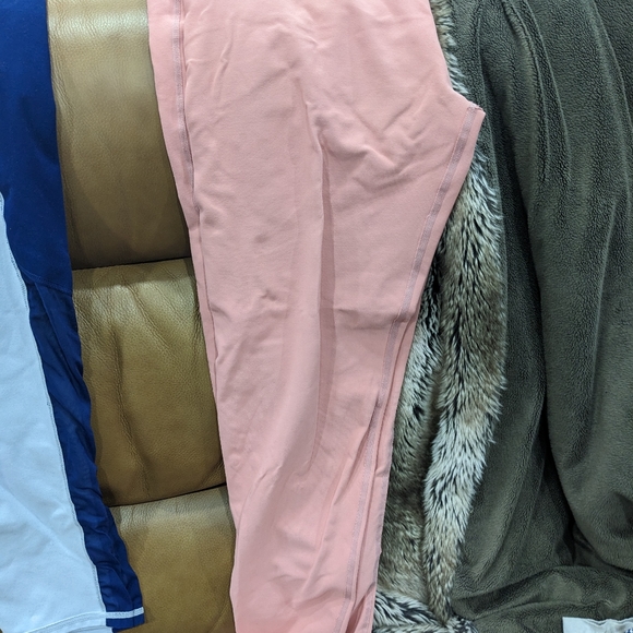 Size XXL peachy Pink fabletics power hold leggings - Picture 3 of 3